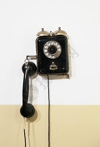 墙上的旧苏联复古电话图片