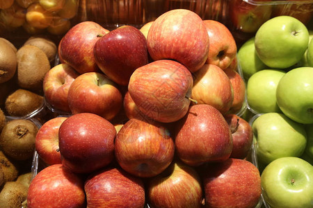 Akko市场上的水果图片