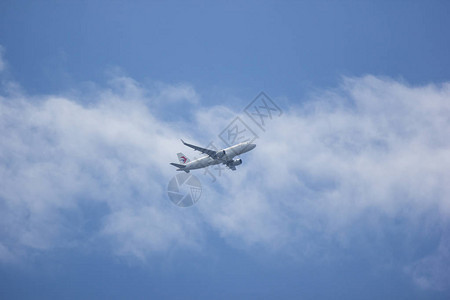 B8972号航空客车A320200号东航图片