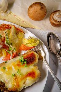 意大利鸡肉马萨拉加法式蔬菜薯图片