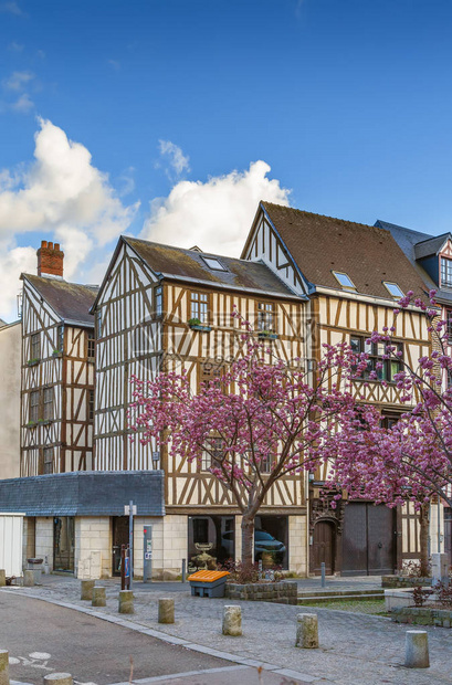 位于法国鲁昂历史中街的Rouen有半平面图片