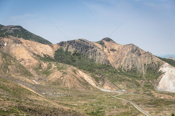 福岛县和山形县交界处万代山东北部的吾妻山火脉上的吾妻小富士峰图片