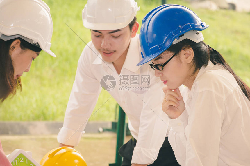 团体承包装修合同怎样写