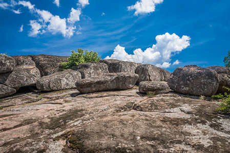 Aktovo村附近的峡谷乌克兰Mertvovod河上的Granite图片