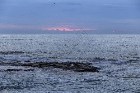 蓝色黄昏海景图片