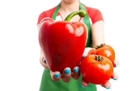 将红蔬菜作为新鲜胡椒和番茄广告概念图片