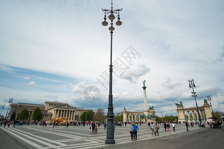 匈牙利布达佩斯的主要广场之一图片