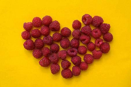 流行艺术风格中成熟多汁的果莓背景图片