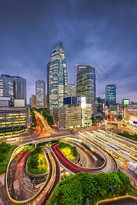 东京日本市风景在新宿金融区晚上图片