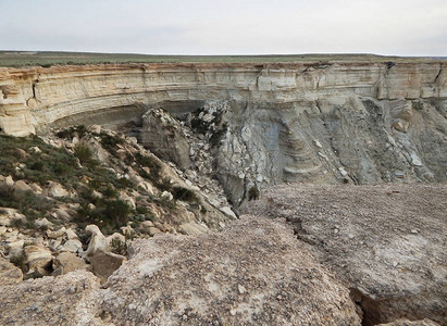 草原岩石裂谷干旱地貌哈萨克斯坦图片