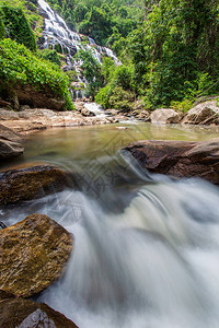 MaeYa瀑布是泰国清迈省一座图片