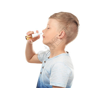 小男孩在白色背景上使用鼻涕图片