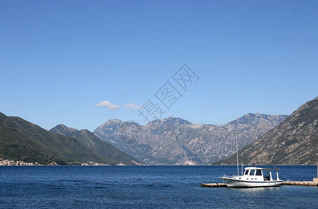 科托尔河湾黑山夏季节和海平图片