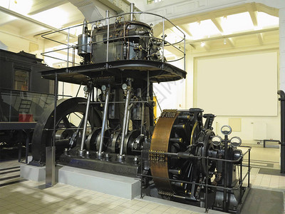 维也纳技术博物馆大型旧蒸汽机图片