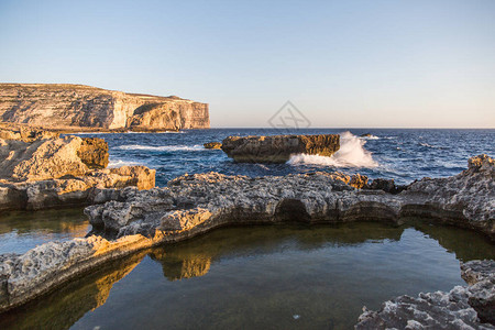 Gozo岛Limestone悬崖图片