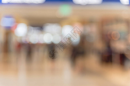 在美国机场提着行李的人动作模糊图片