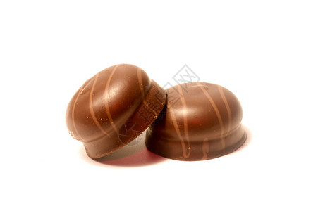 孤立在白色背景上的巧克力糖果美味的松露孤立的美味图片