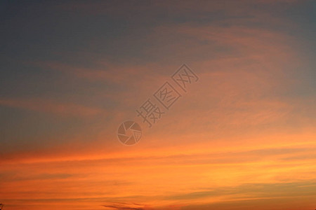 日落时橙色彩云图片