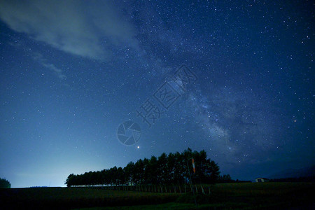 夜晚银河系图片