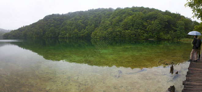 在克罗地亚中部与波斯尼亚黑塞哥维那接壤的喀斯特山区喀斯特地区图片