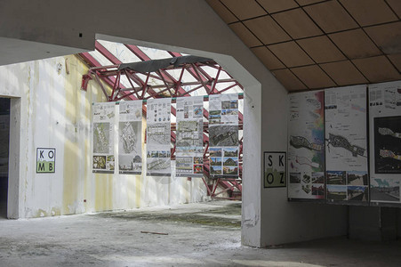在地拉那金字塔内专门探讨城市发展多中心概念的Tirana图片
