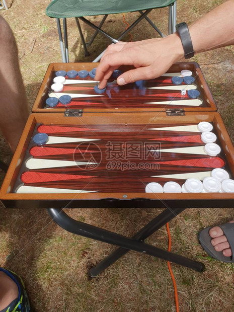 两个玩二重洋双陆棋高清图片下载正版图片505409572摄图网