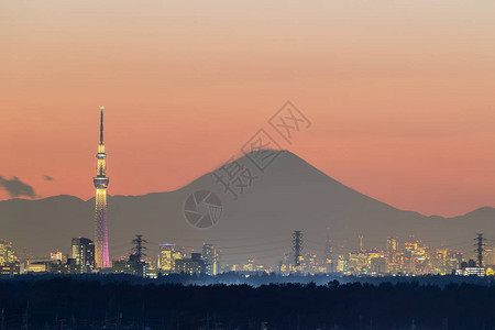 东京夜景东京天树地标东京市中心建筑区和冬季藤山图片