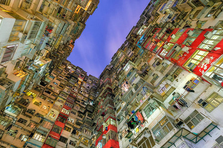 香港QuarryBay市五彩四色公寓楼图片