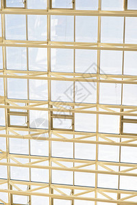 玻璃屋顶圆在购物中心内提供光线热耗散透明的当代蓝色天花板图片