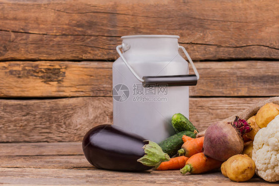 茄子胡萝卜甜菜根土豆和花椰菜图片