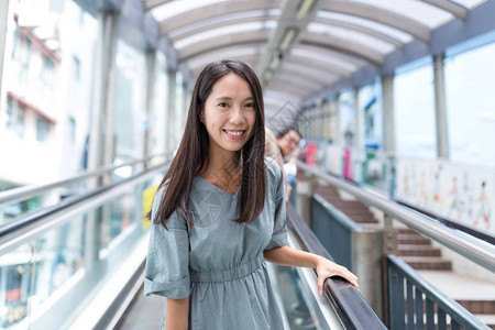 在香港旅行的亚洲女人图片