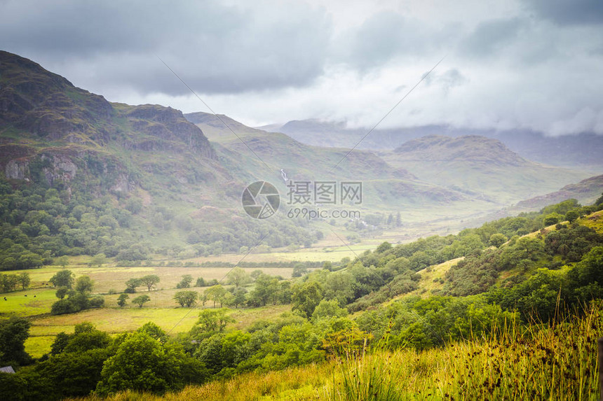 在英国威尔士的雨季和雾天斯诺多尼亚图片