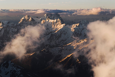 Elbrus日落时乌图片