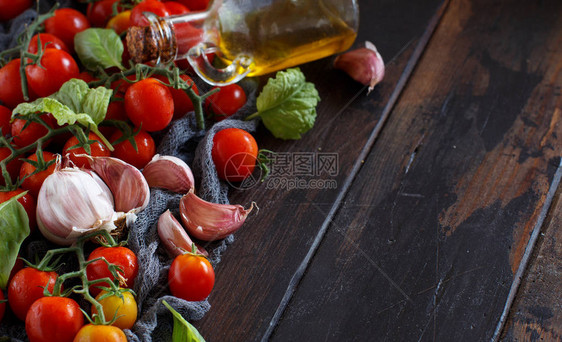 意大利番茄酱的配料樱桃番茄大蒜图片