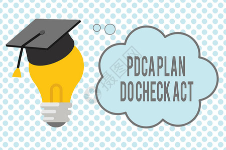 展示PdcaPlanDoCheckAct的概念手写商业照片显示Deming轮子在解决问题方图片
