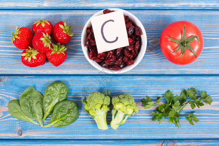 含有维生素C天然矿物质和膳食纤维的新鲜水果和蔬菜健康的生活方图片