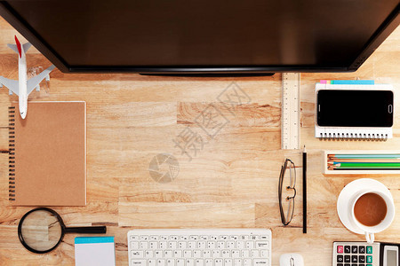 办公室办公桌木质表格图片