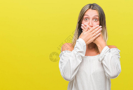 美丽的欧洲女人穿着红色的脉压在白色背景上高清图片下载-正版图片505294816-摄图网