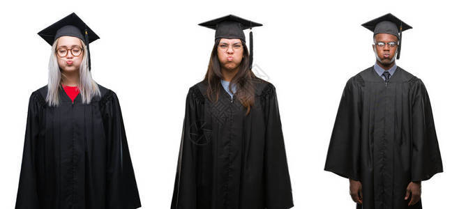 一群穿着大学毕业制服的年轻学生在孤立的背景下鼓着脸颊图片