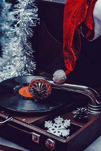 圣诞节的形象留声机播放唱片带有黑胶唱片的留声机图片