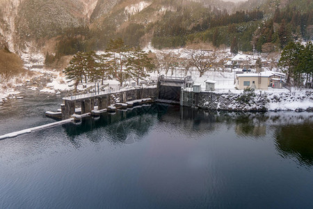 在日本富山大坝的景色图片