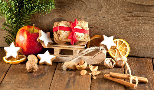 圣诞调味品和星与美味的星形图片