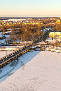 Vyborg桥路交叉口穿过海湾图片