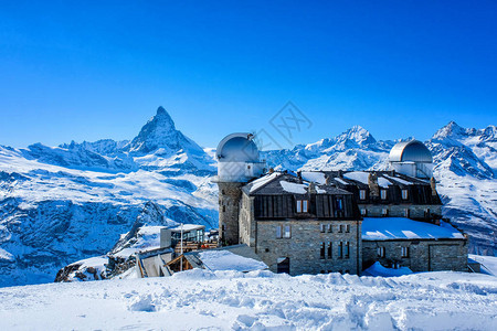 雪山的美景瑞士泽尔马特市图片