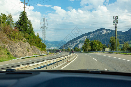 夏季欧洲的公路旅行图片