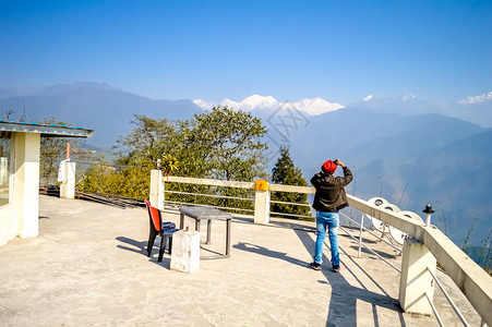 印度锡金市佩林直升机停坪的Kanchenjunga山照片来自SikkimIndiaPellingH图片