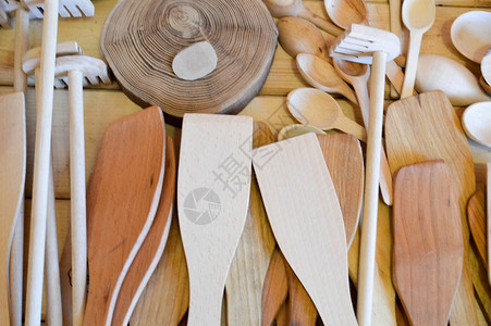 天然木制传统厨房用具餐具勺子图片