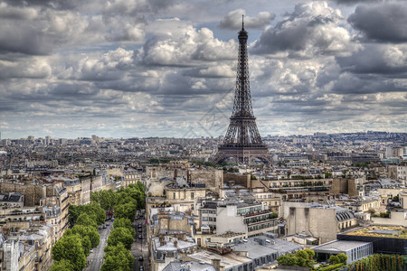 法国巴黎市风景和艾菲尔铁塔从三连图片