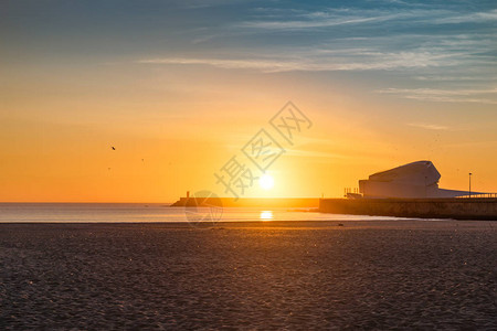 大气banner葡萄牙波尔图马托西纽什海滩的美丽日落背景