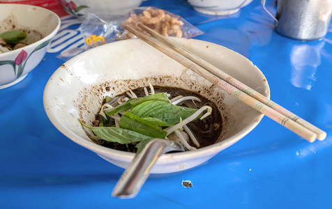 传统泰国食物面条红烧牛肉面在泰国味道鲜美泰国人称船面关闭图像图片